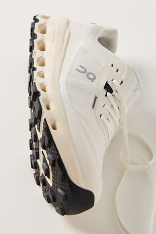 On Cloudvista 2 Waterproof Sneakers