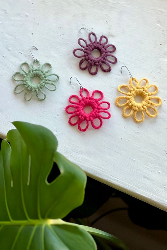 Macramé by Monday Retro Holiday Ornaments #2