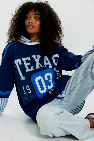Sunday Market City Tee