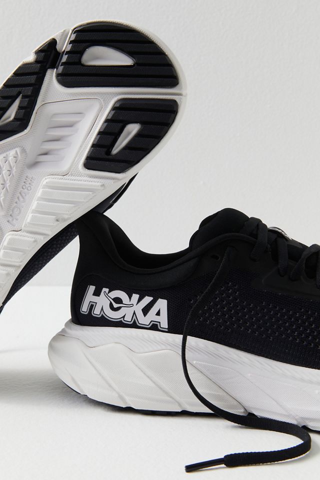 HOKA®  Arahi 7 Trainers #2