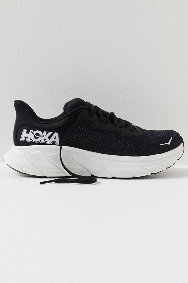 HOKA®  Arahi 7 Trainers #3