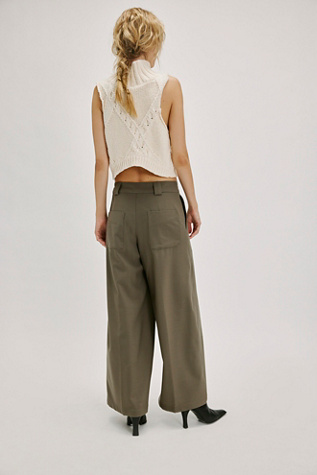 Closed Wystan Pants