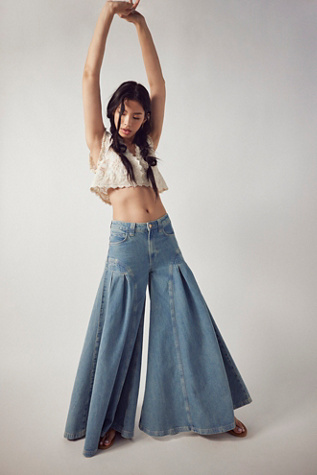 We The Free Pandora Wide-Leg Jeans at Free People in Union Blue, Size: 26 S