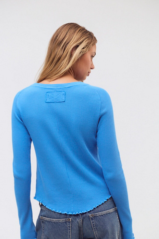 Женская футболка We The Free Easy Does It Long Sleeve, цвет: Синий, вариант 1 — фото 2