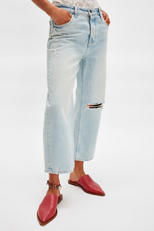 Mules Becky par FP Collection en Cuir Rouge, pour femme taille: US 8 chez Free People