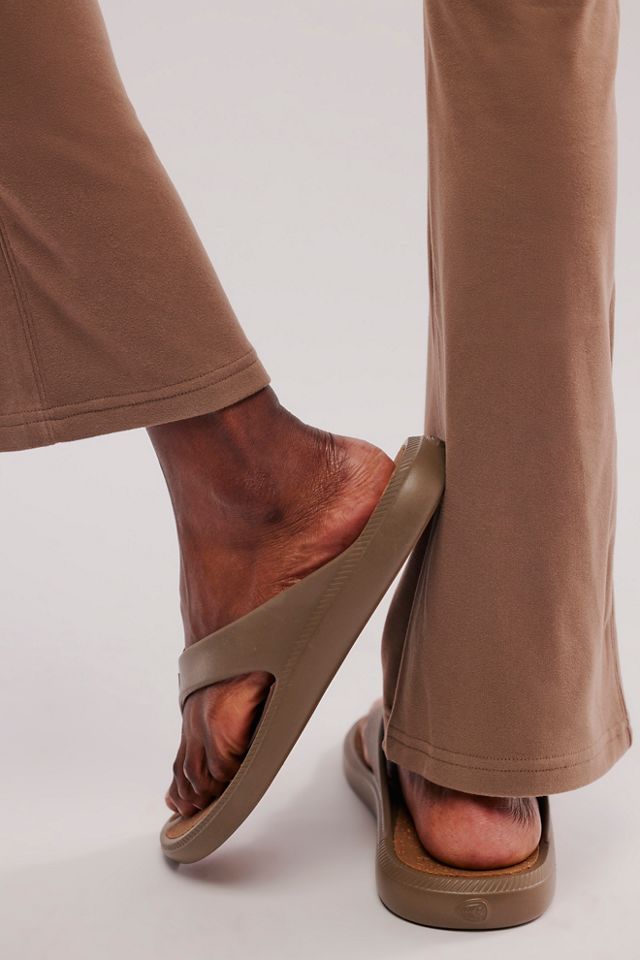 Cariuma Ibitu Flip-Flops #2