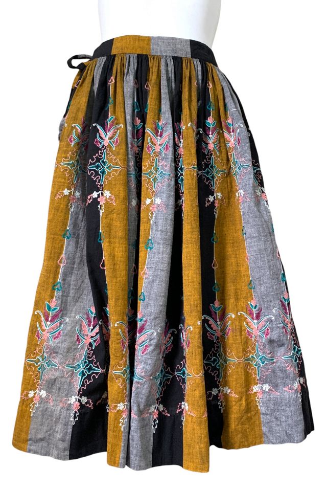 Vintage 1960s Embroidered Flared Skirt Selected by SharpLilTeeth #2