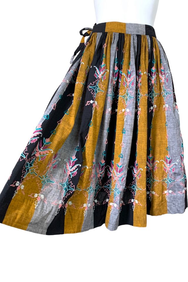 Vintage 1960s Embroidered Flared Skirt Selected by SharpLilTeeth #3