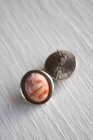Женские серьги Moons + Junes Vintage 1960s Vintage Desert Swirl Silver Selected, цвет: Розовый — фото 2