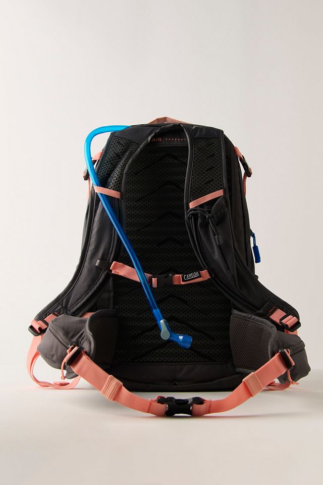 Sac d'hydratation Rim Runner 70oz pour femmes CamelBak #1