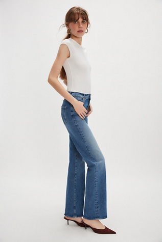 MOTHER The Kick It Jeans at Free People in Dark Wash, Size: 28