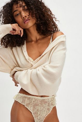 Kiss Kiss Half Slip