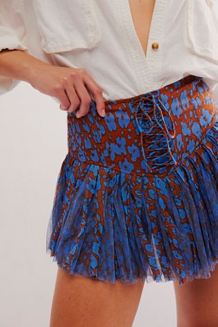 HOLIDAY VELVETEEN FLOWER MINI SKIRT