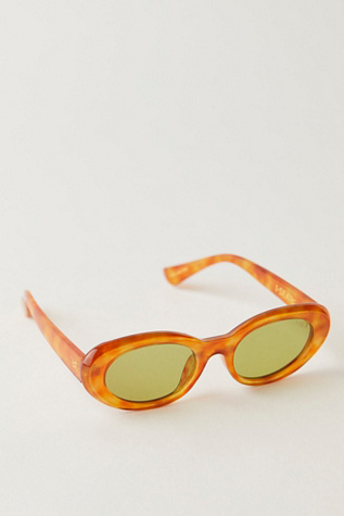 Jagger Sunnies at Free People in Honey Tort/Green