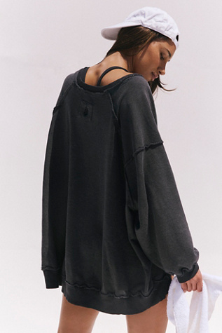 Pull One To Beat par FP Movement en Black, pour femme chez Free People
