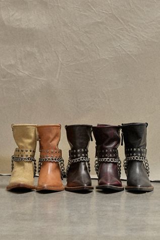 Clarks Meare Elevated Wallabee Boots