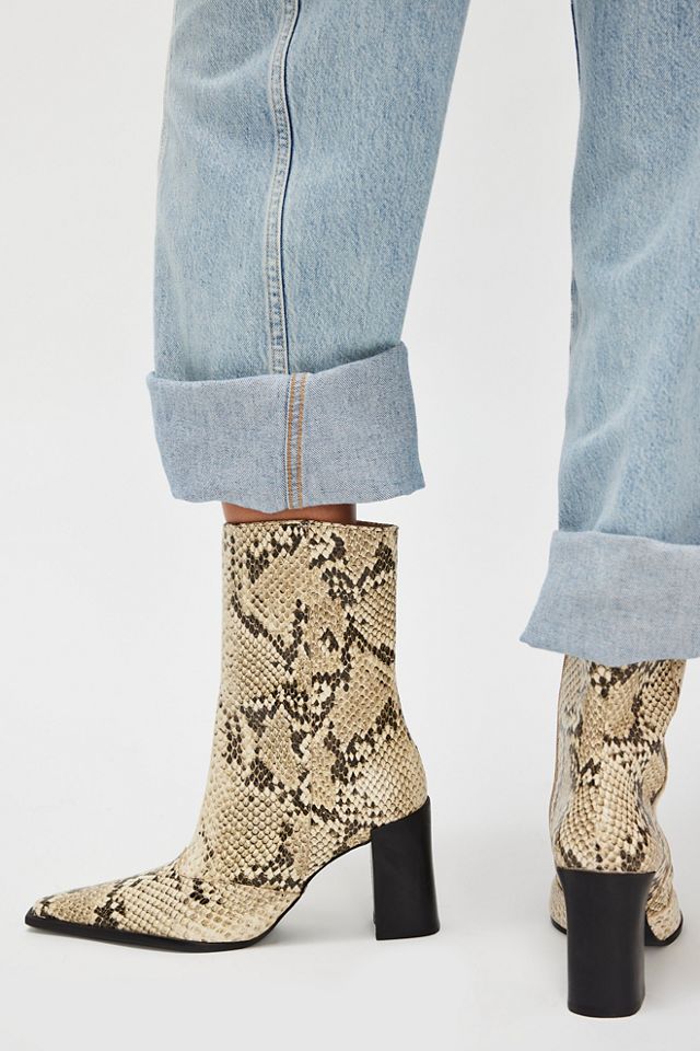 Raffaela Pointed Boots #1