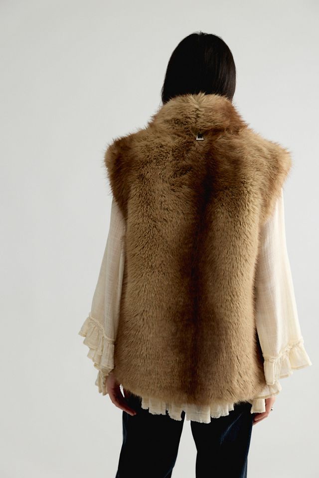 APPARIS Laila Faux Fur Vest #1