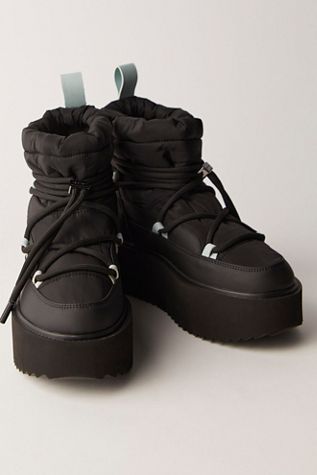 ★HUNTER★ WOMEN Wanderer Boucle Short  Boots Black WFS2 Hunter Wanderer Short Shearling Insulated Snow Boots | Free