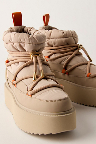 Inuikii Tech Platform Snow Boots