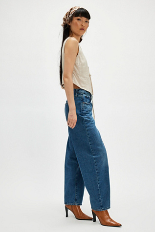 FRAME Low-Slung Barrel Jeans