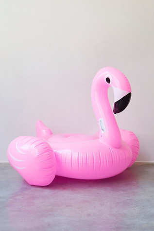 Luxe Ride-On Rosie Float by Sunnylife at Free People in Bubblegum Pink