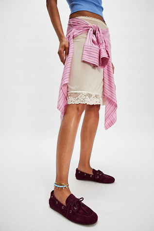 Chaussures Bateau de Jour Yachting par Jeffrey Campbell en Daim Usé Bordeaux, pour femme taille: US 8.5 chez Free People