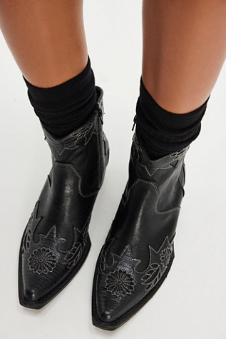 Savanna Vegan Western Boots