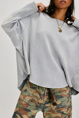 FP One Blake Thermal en Blue Moon, pour femme chez Free People