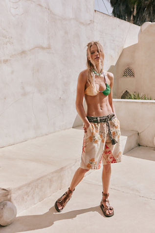 Augusta Embroidered Pull-On Shorts par Free People en Warm Sand, pour femme taille: XS