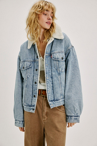 Levi's 90s Sherpa Trucker Jacket