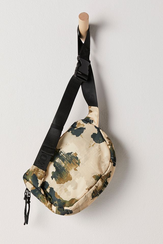 Free people Quilted Print Sling Bag ウエストバッグスポーツ Quilted Print Sling Bag | Free People