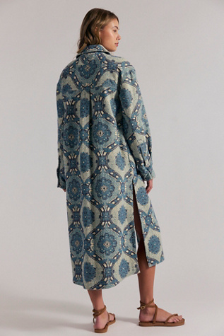 Женская куртка We The Free Brick Lane Jacquard Maxi Shirt Jacket, цвет: Синий комбинированный — фото 3