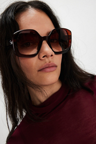 Adriana Oversized Sunnies