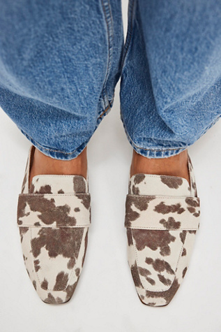 Mocassins gaufrés At Ease par Free People en Suède Imprimé Vache, pour femme taille: US 6.5