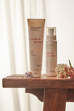 Voir A Walk in the Sun: Brume Hydratante de Protection Contre la Chaleur et les UV