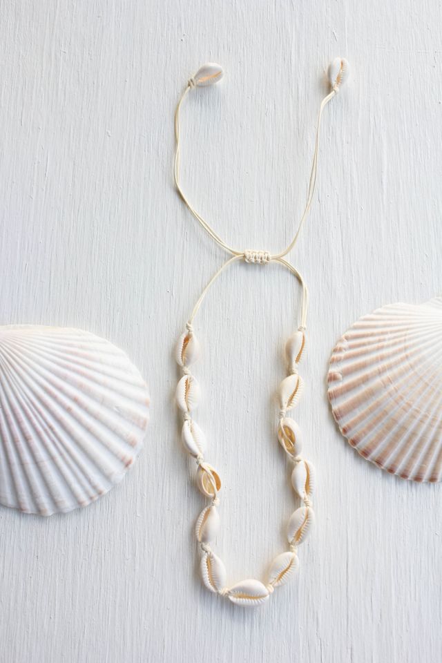 1990s Cowrie Shell Beaded Choker Selected By Moons + Junes Vintage #1