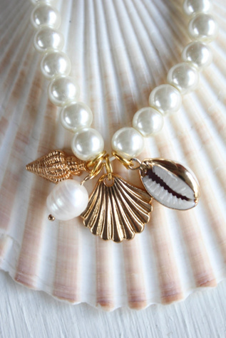 Vintage Shell Charm Pearl Bracelet Selected By Moons + Junes Vintage