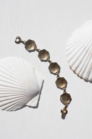 1980s Gold Shell Chain Bracelet Selected By Moons + Junes Vintage