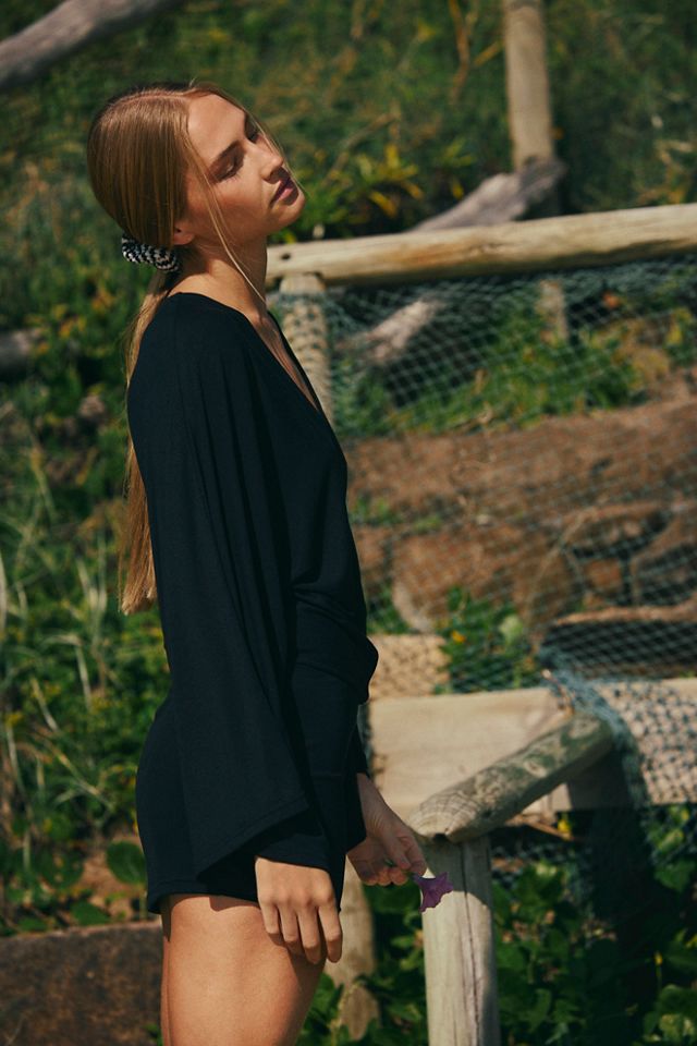 Good Feels V-Neck Mini #2