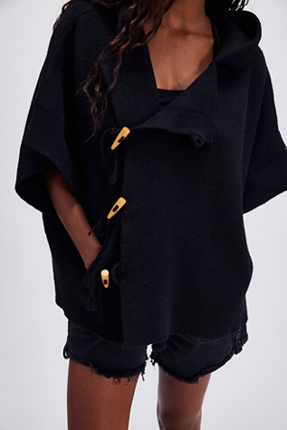 Женский топ Free People Toggle Poncho, цвет: Чёрный — фото 3
