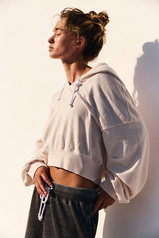 Playbook Hoodie par FP Movement en Tofu, pour femme taille: S chez Free People