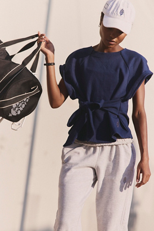 For The Win Tee par FP Movement en Midnight Navy, pour femme taille: XS chez Free People