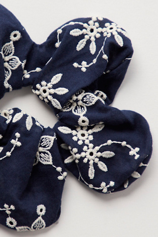 Savannah Flower Scrunchie