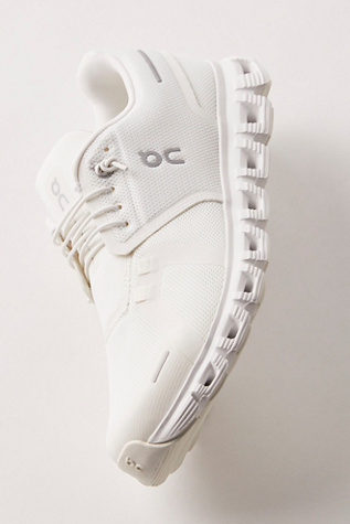 On Cloud 6 Trainers at Free People in White, Size: US 8