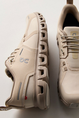 On Cloud 6 Waterproof Sneakers