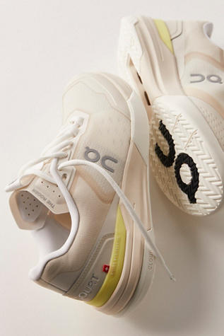 On Roger Advantage Pro Sneakers