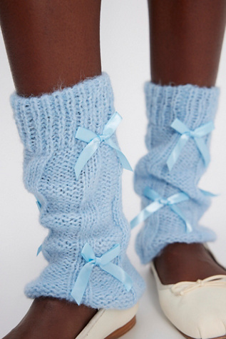 Bow Fluted Legwarmers