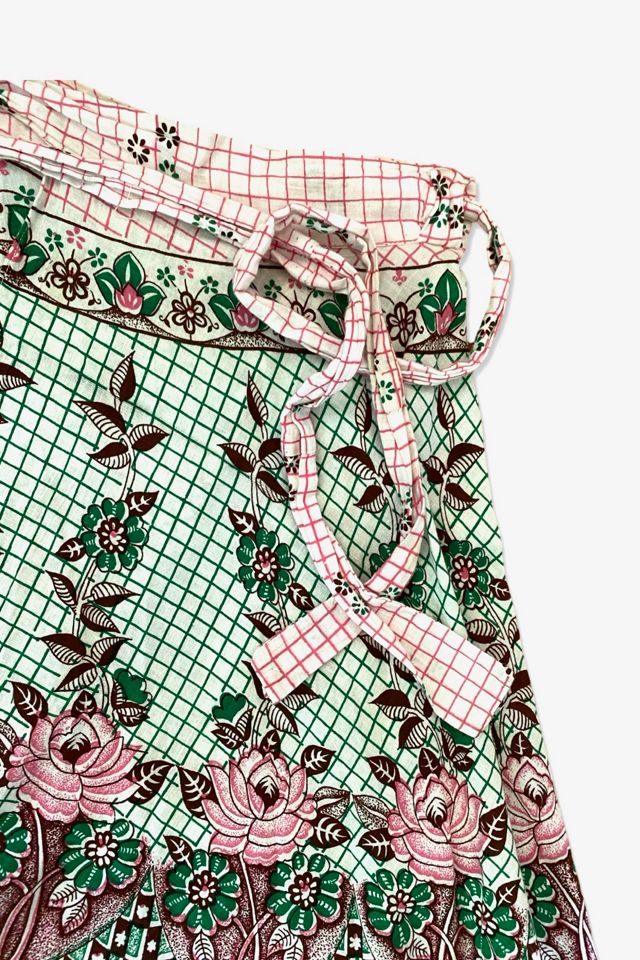 1970s Rose Garden Print Wrap Skirt Selected By Ritual Vintage #1