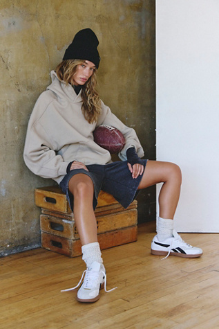 A Cut Above Hoodie par FP Movement en Taupe Pâle, pour femme taille: XS chez Free People